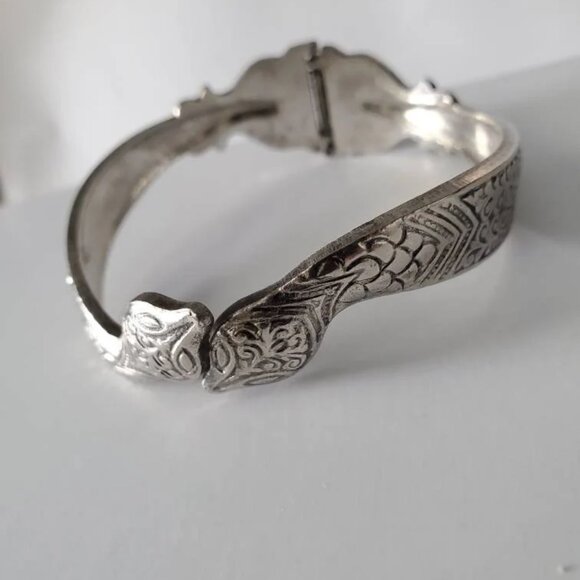 Pewter Snake Reptile Hinge Cuff Bracelet - Picture 5 of 9
